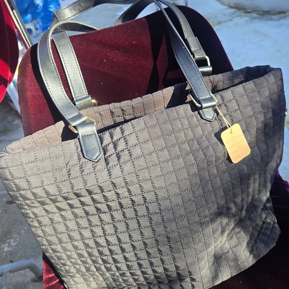 Max Studio Quilted Expandable Tote Bag – Black with Gold Zippers - Picture 1 of 11